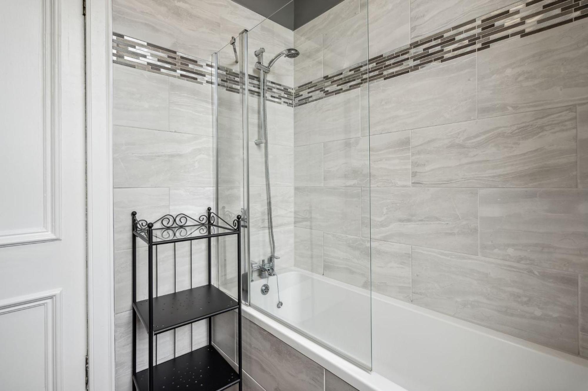 אדינבורו A Two Bedroom Apartment - Victorian Villa At 8 Priestfield Road מראה חיצוני תמונה